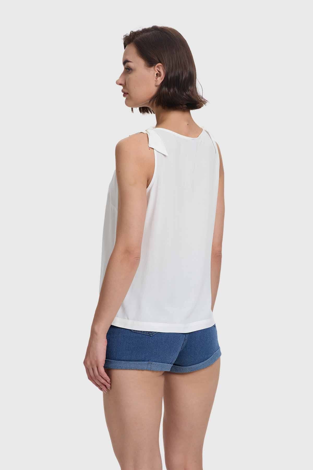 Blusa Mujer Aplicación Nudo Pabilo Crudo