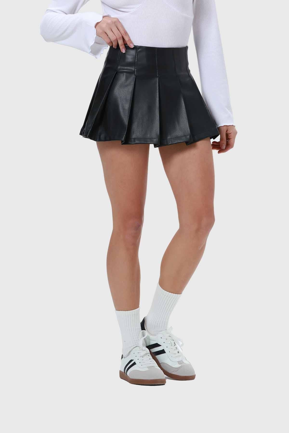Falda Mujer Tableada Efecto Cuero Negro