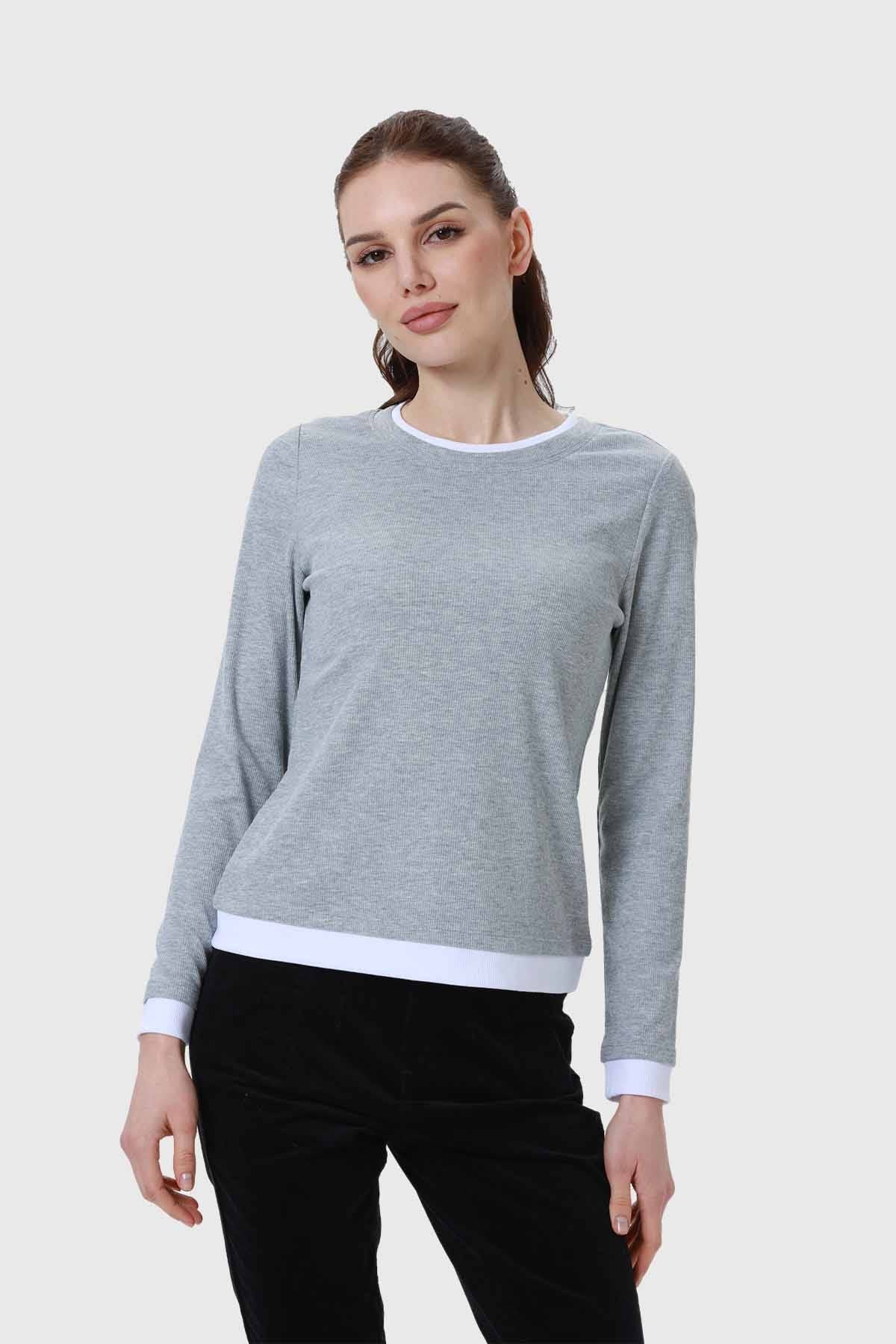 Polera Mujer Aplicación Doble Basta Gris