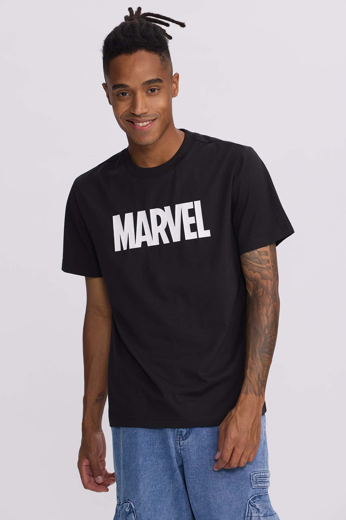 Polera Hombre Marvel Negro
