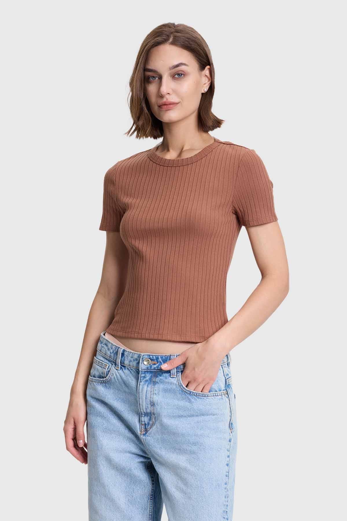 POLERA MUJER RIP CROP LISA CAFE