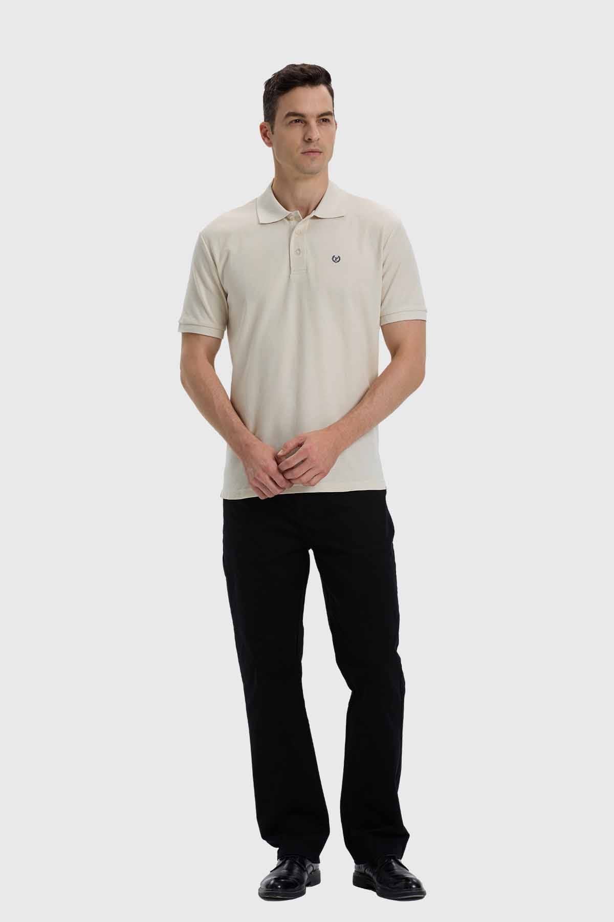 POLERA HOMBRE LISA CON LOGO BEIGE