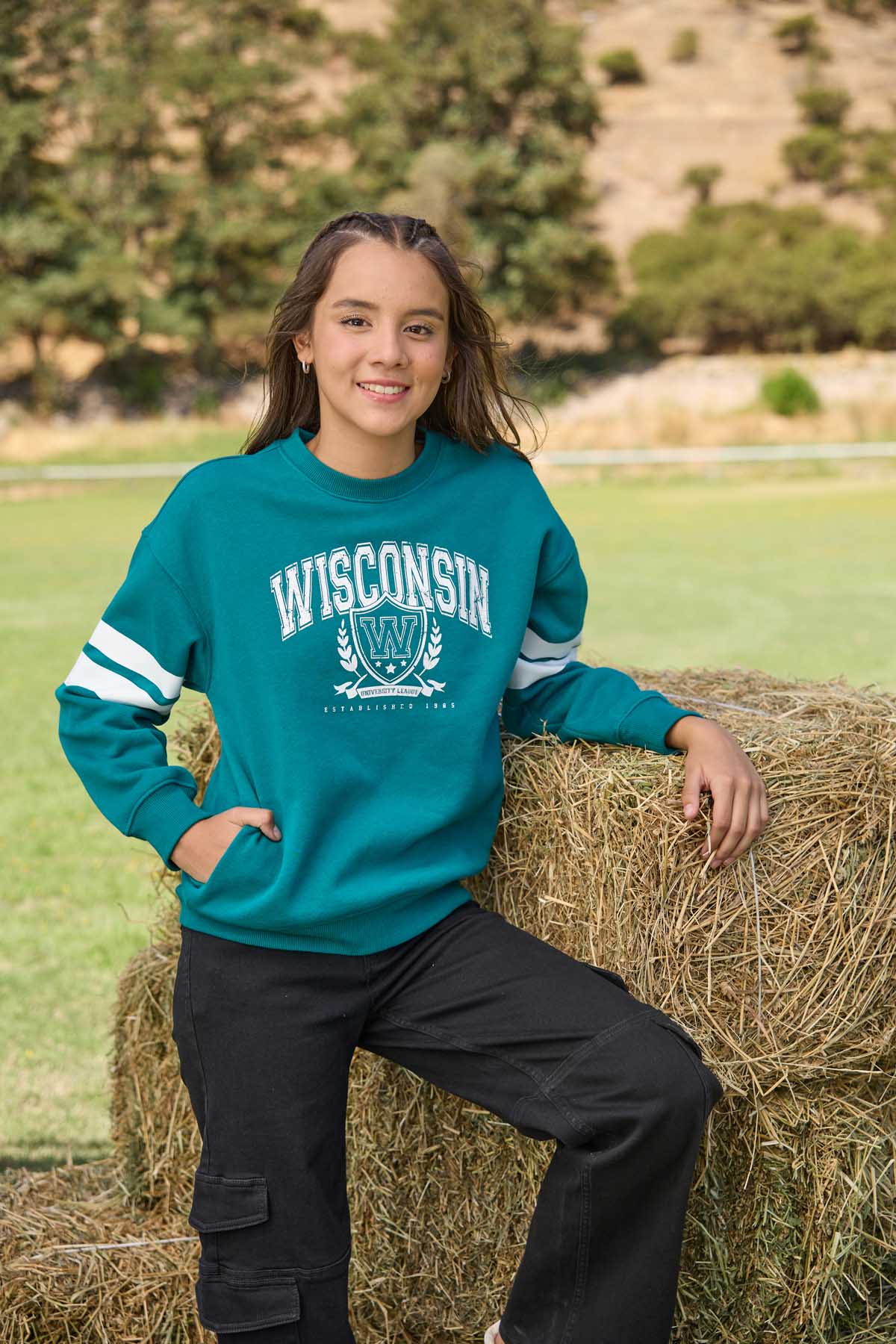 POLERÓN NIÑA CORTES EN MANGAS VERDE