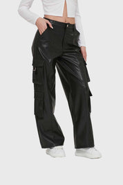 Pantalón Mujer Cargo Efecto Cuero Negro