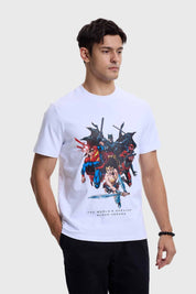 Polera blanca para hombre con diseño de superhéroes Liga de la Justicia, ideal para un look casual.