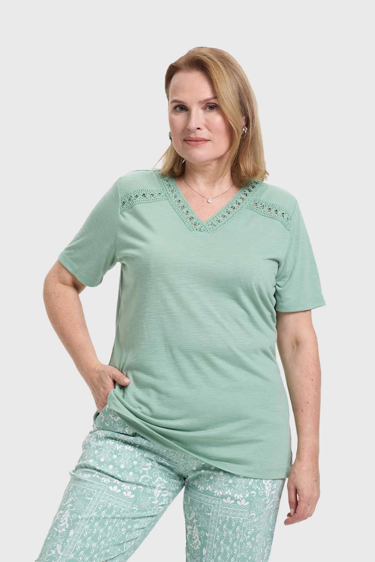 Polera Mujer Detalle Macramé Verde