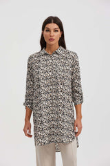 Blusa Mujer Larga Con Botón Parche Beige