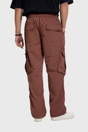 Pantalón Hombre Cargo Parachute Café