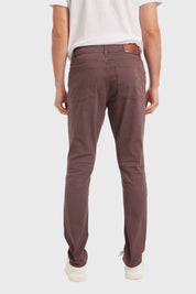 JEANS HOMBRE SLIM COLOR BERENJENA CLARO
