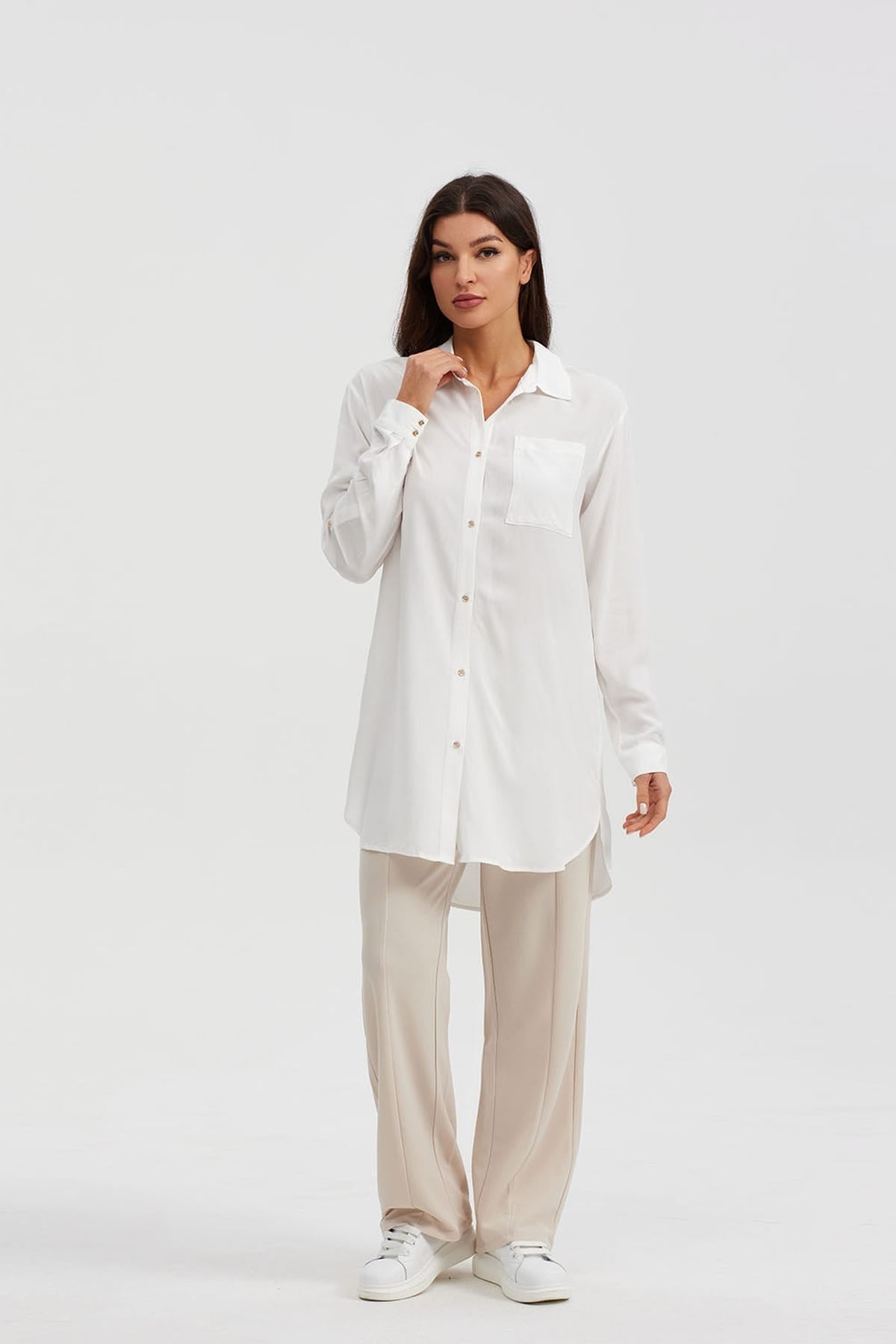 BLUSA MUJER LARGA CON BOTÓN PARCHE CRUDO