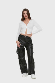 Pantalón Mujer Cargo Efecto Cuero Negro