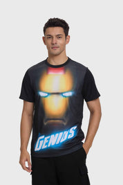 Polera negra de hombre con estampado de Iron Man y texto GENIUS.