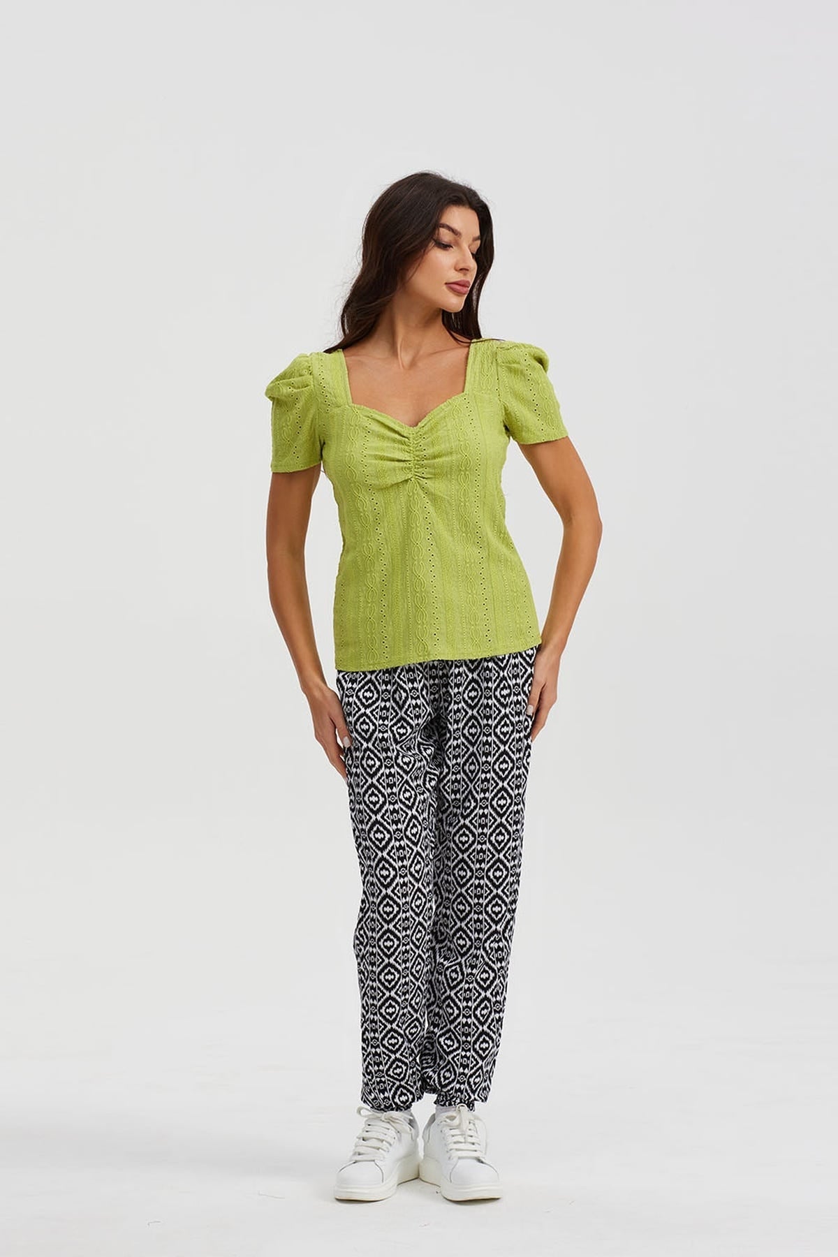 Pantalón Mujer Bombacho Puño Elástico Negro