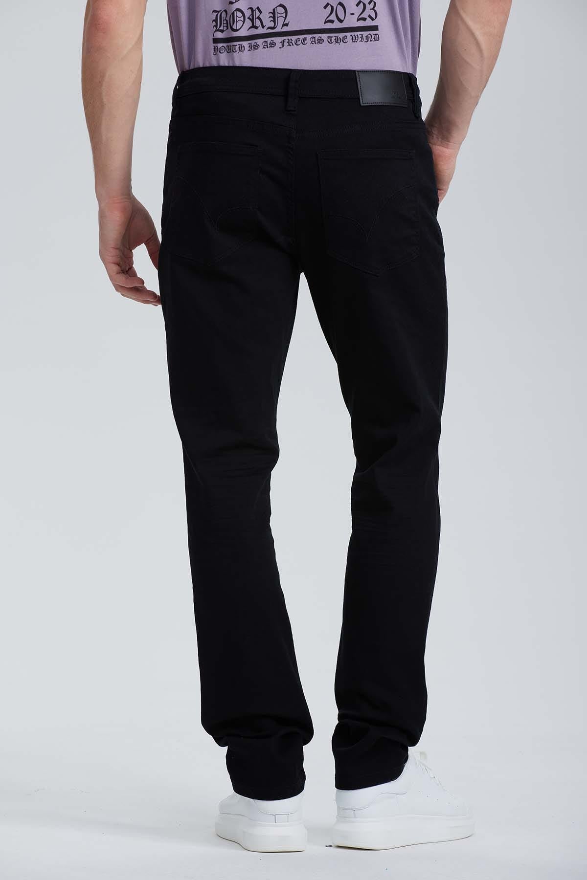 JEANS HOMBRE SLIM COLOR NEGRO