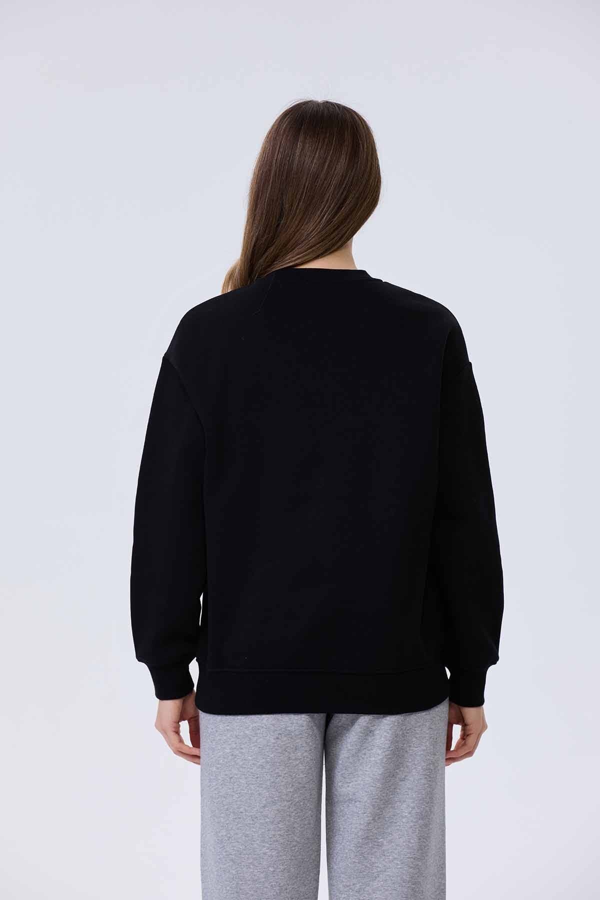 Polerón Mujer Tachas Negro