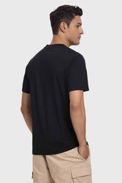 Polera hombre negra con estampado de Dragon Ball Super, diseño moderno y cómodo.
