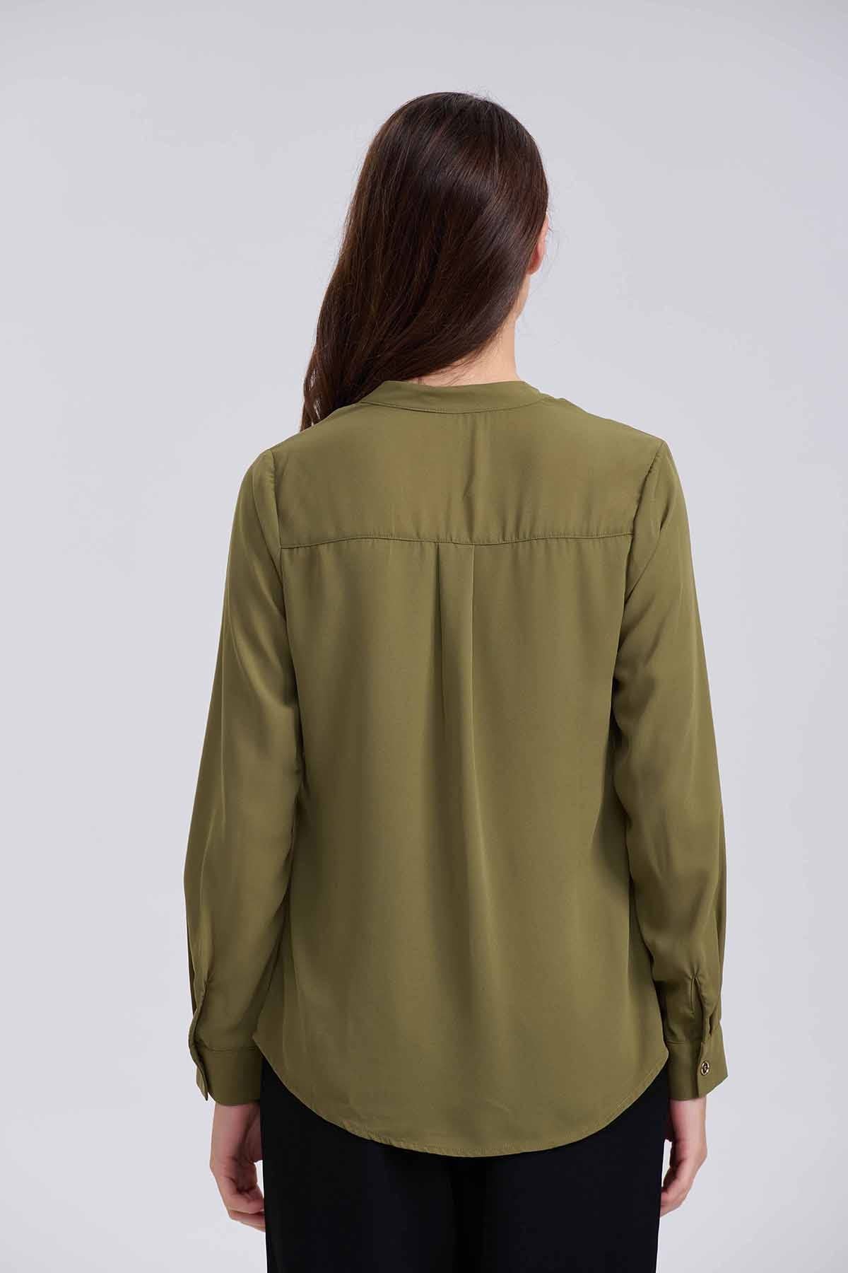 Blusa Mujer Crep Con Botón Verde