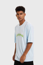 Polera Hombre College Graffiti Celeste