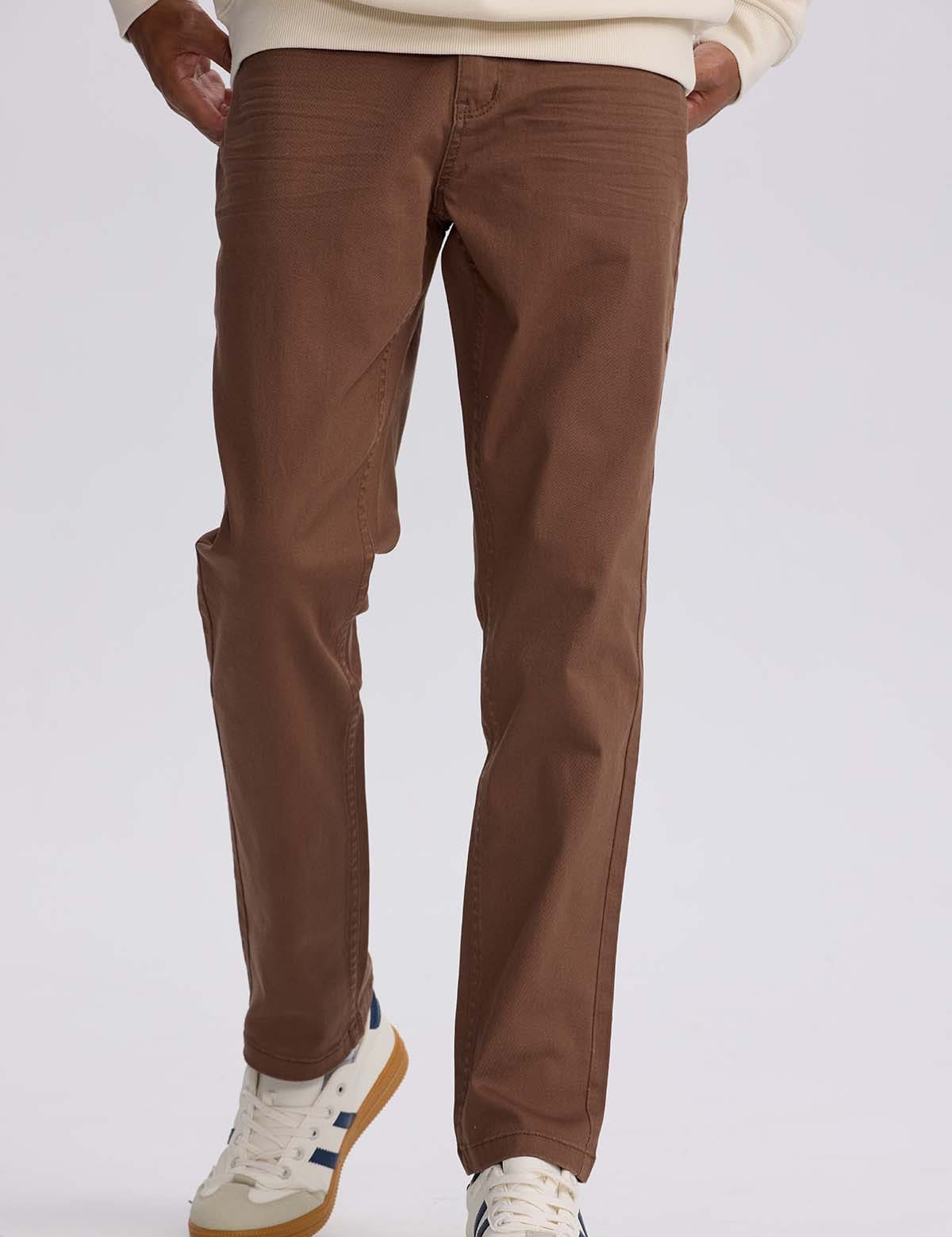 Jeans Hombre Slim Color Cafe