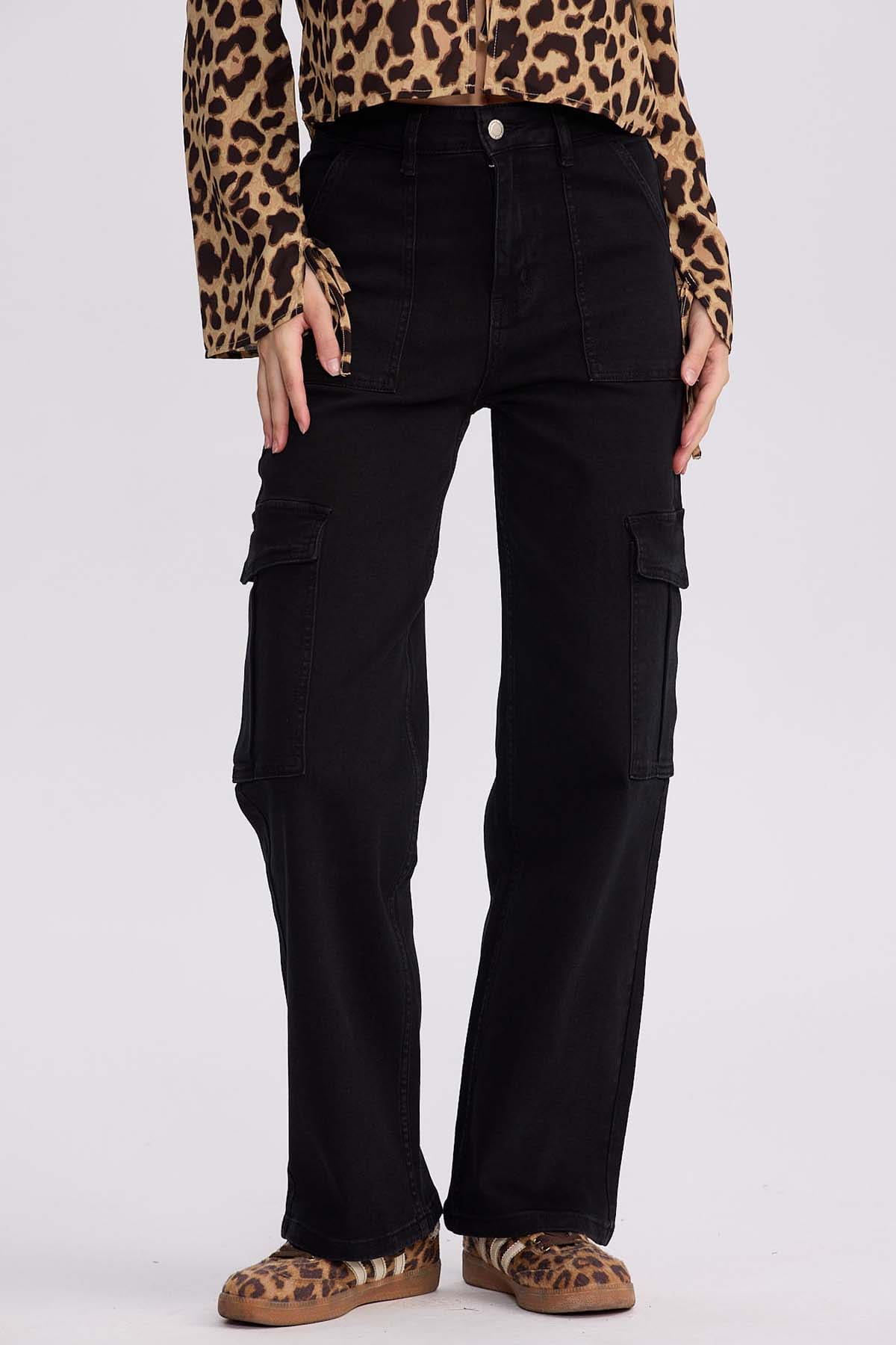 Jeans Mujer Cargo Calce Recto Negro