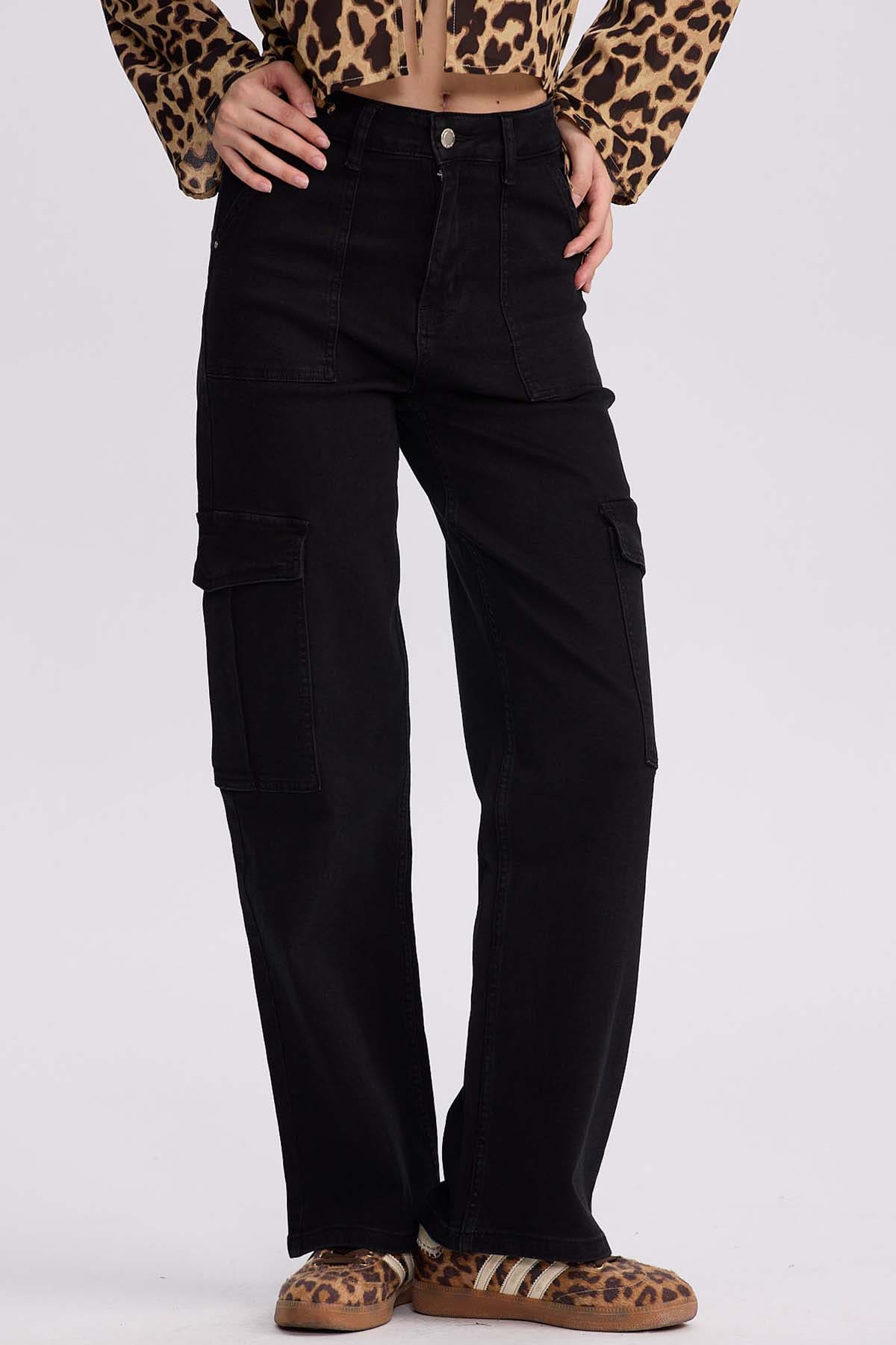 Jeans Mujer Cargo Calce Recto Negro