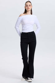 Jeans Mujer Flare Tachas Negro