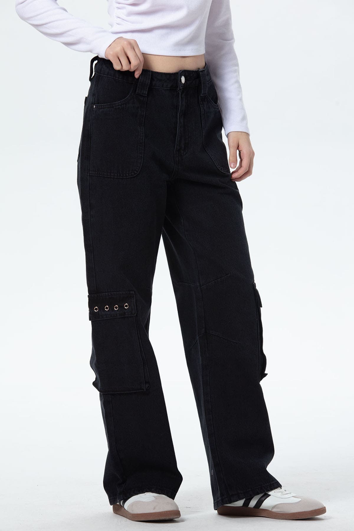 Jeans Mujer Cargo Calce Recto Negro