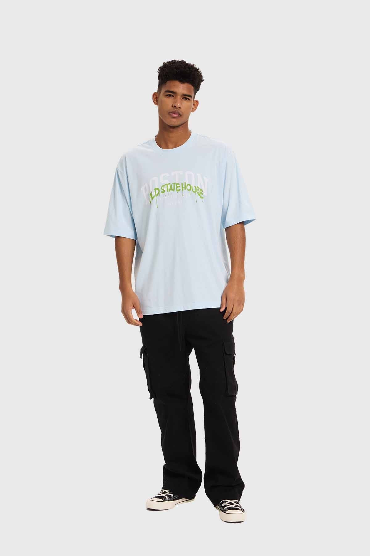 Polera Hombre College Graffiti Celeste