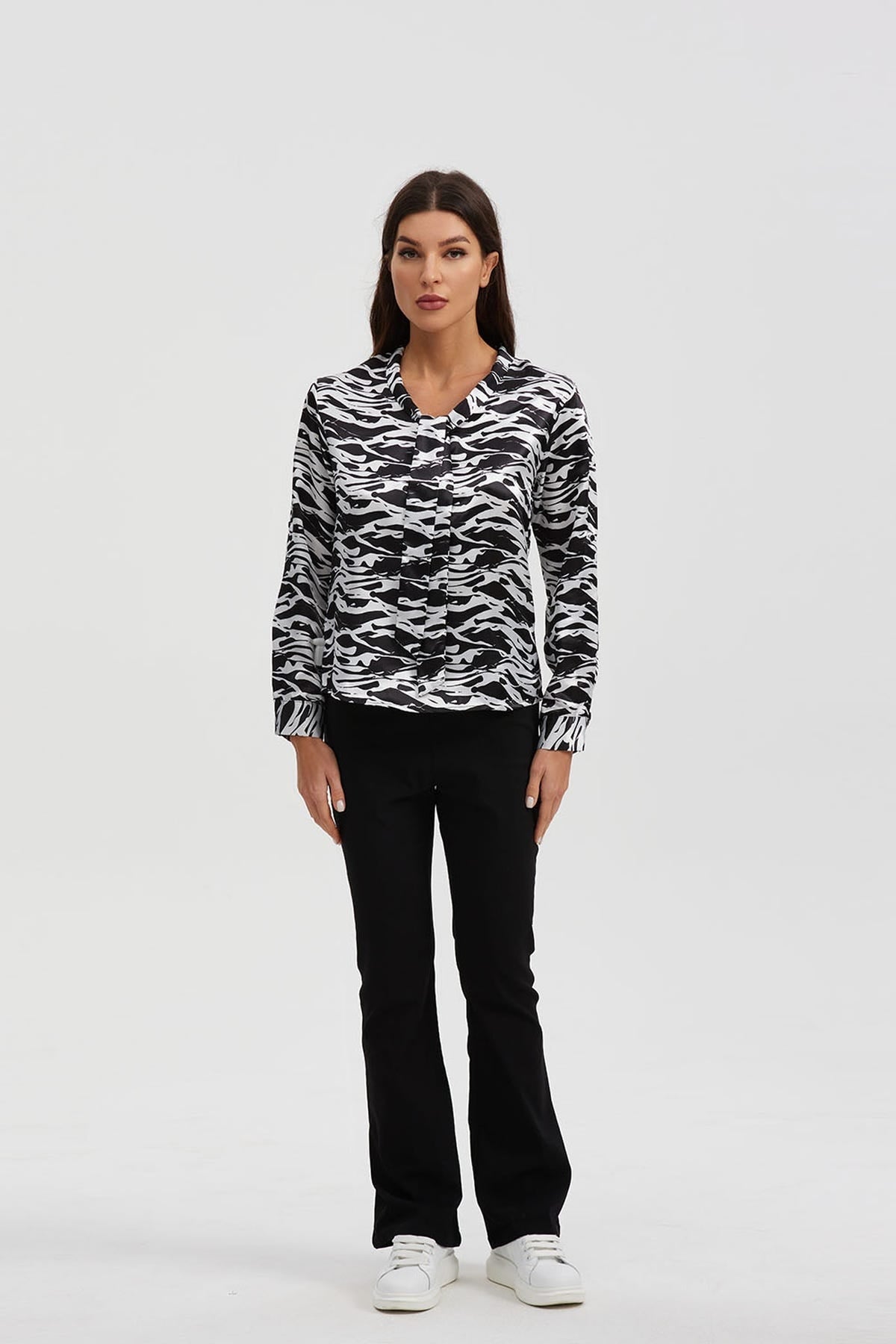 Blusa Mujer Aplicación Lazo Manga Negro