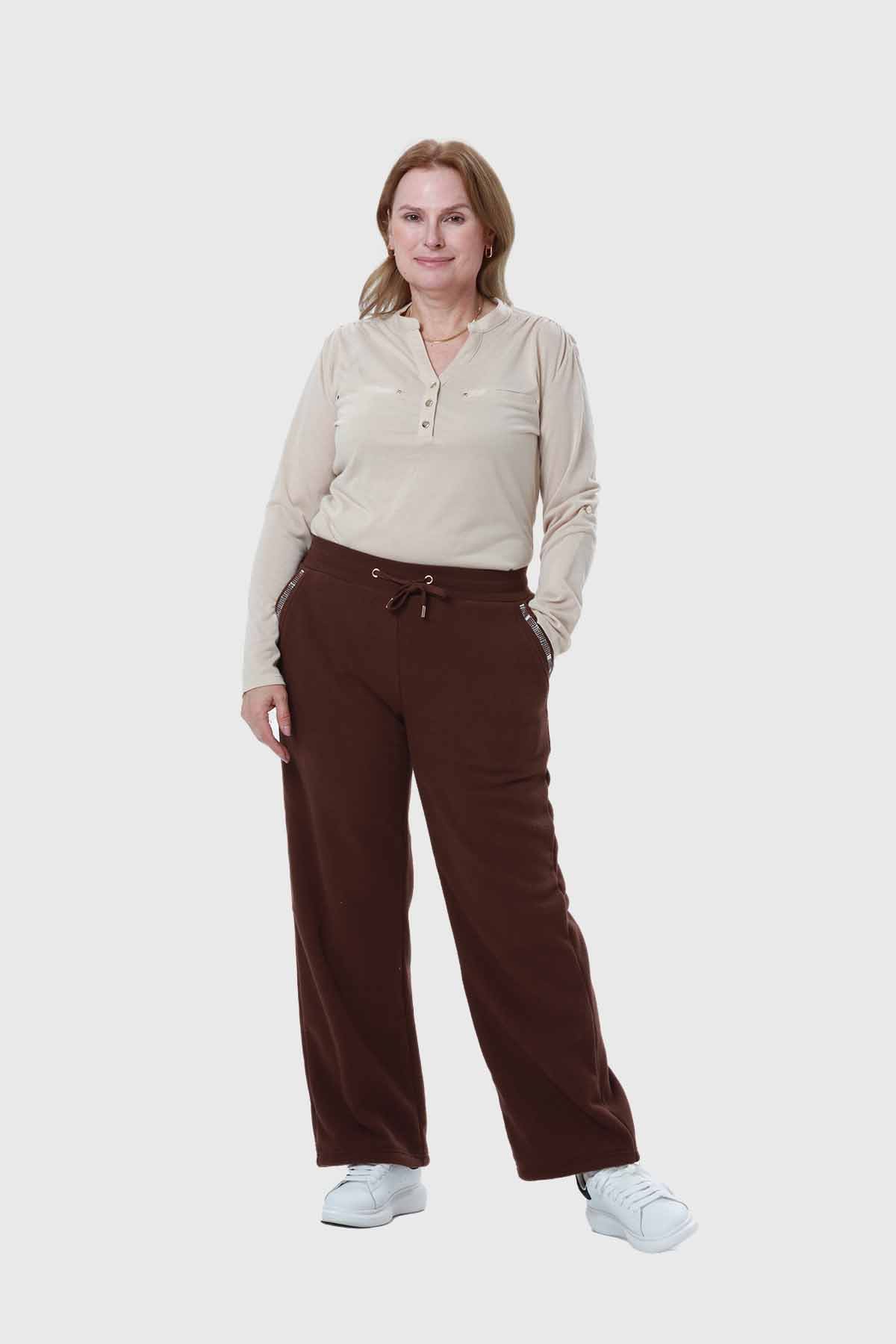 Pantalón Buzo Mujer Calce Recto Café