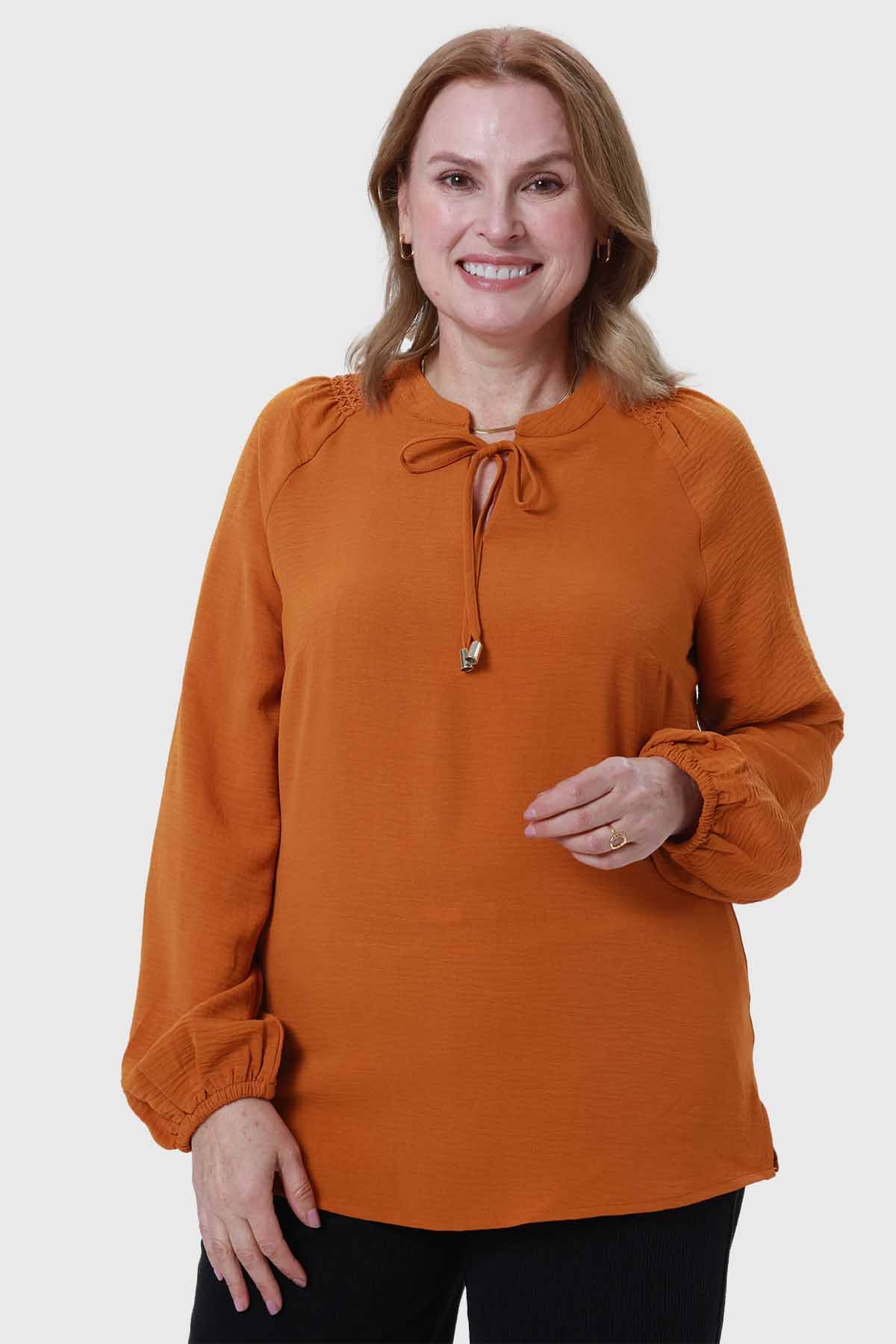 Blusa Mujer Con Plisado Camel