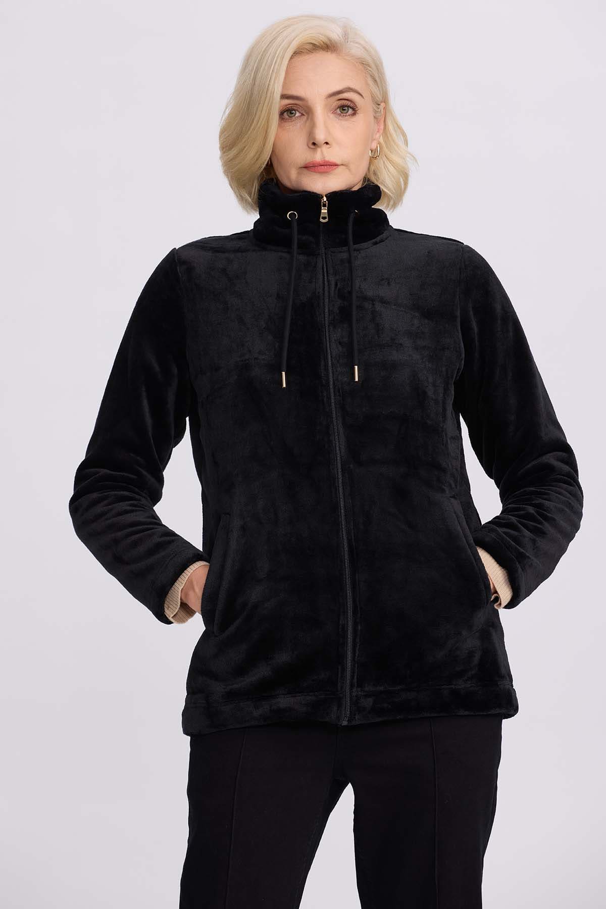 Polar Mujer Con Bilsillo Negro