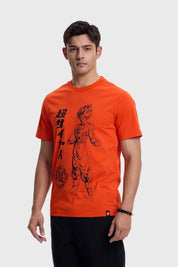 Polera hombre Dragon en color naranjo con estampado icónico.