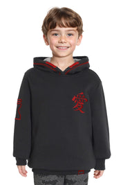 Polerón niño gris con estampado rojo, capucha y detalles modernos.
