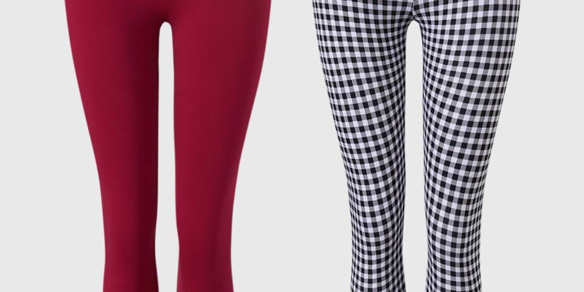 Bipack de calzas para niña en color guinda liso y diseño de cuadros blancos y negros clásico