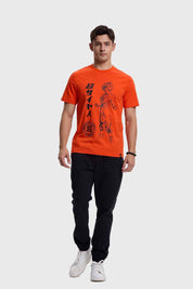 Polera hombre Dragon en color naranjo con estampado icónico.