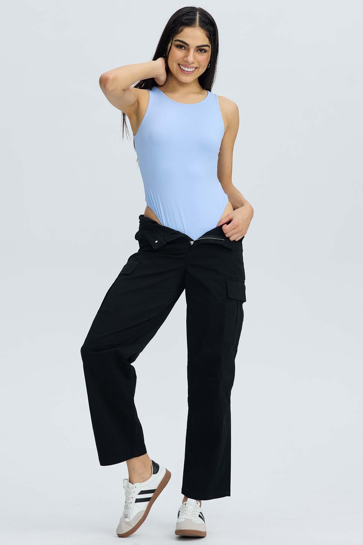 Pantalón Mujer Cargo Cortes Negro
