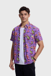 Camisa hombre Bob Esponja lila con estampado colorido y divertido.