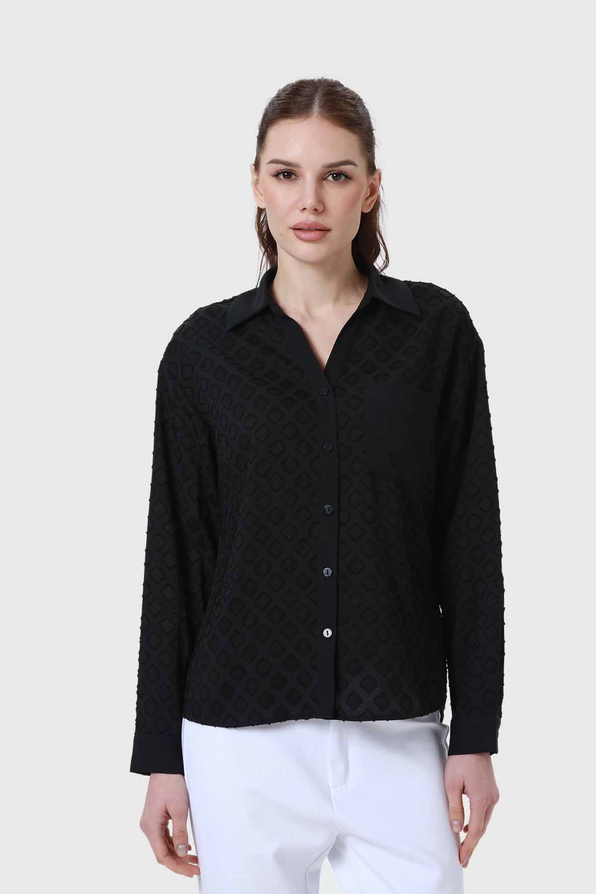 Blusa Mujer Abotonada Con Bolsillo Negro