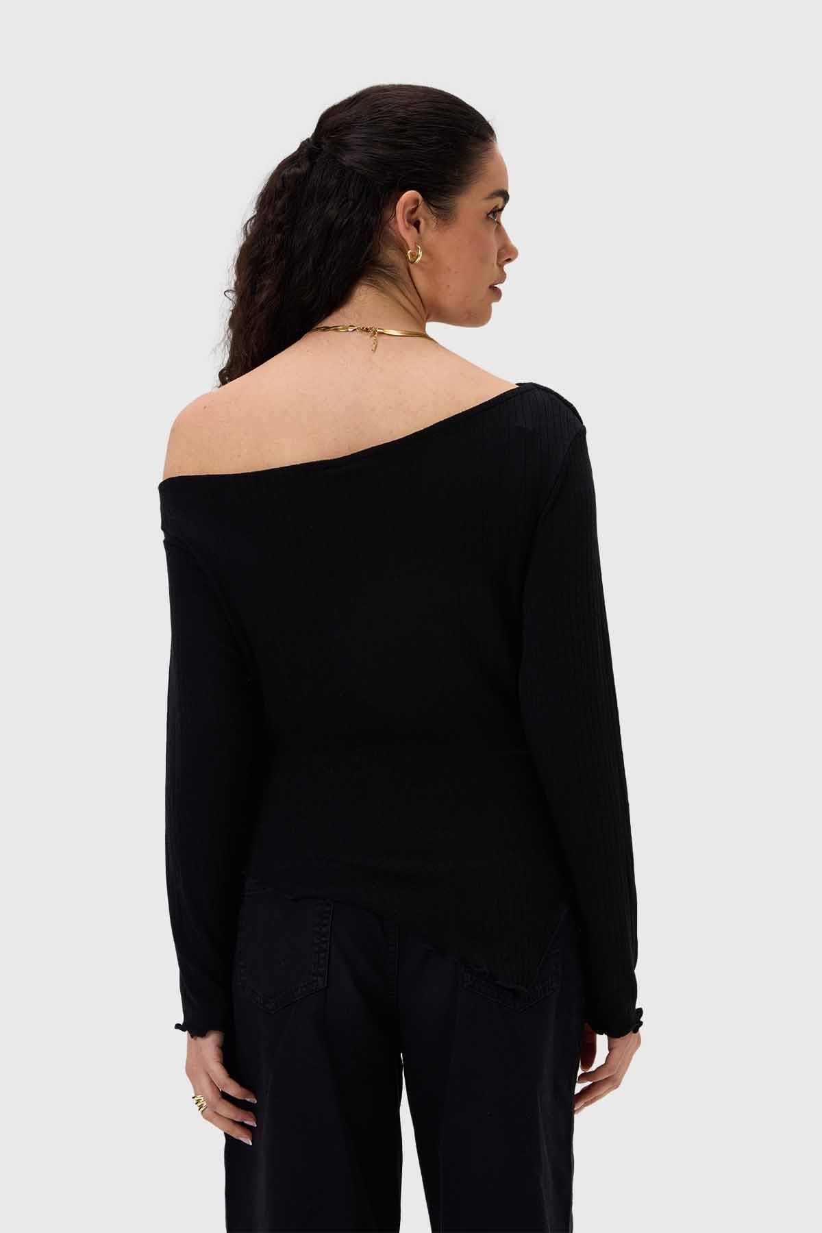 Polera Mujer C/Asimétrico Basta Negro