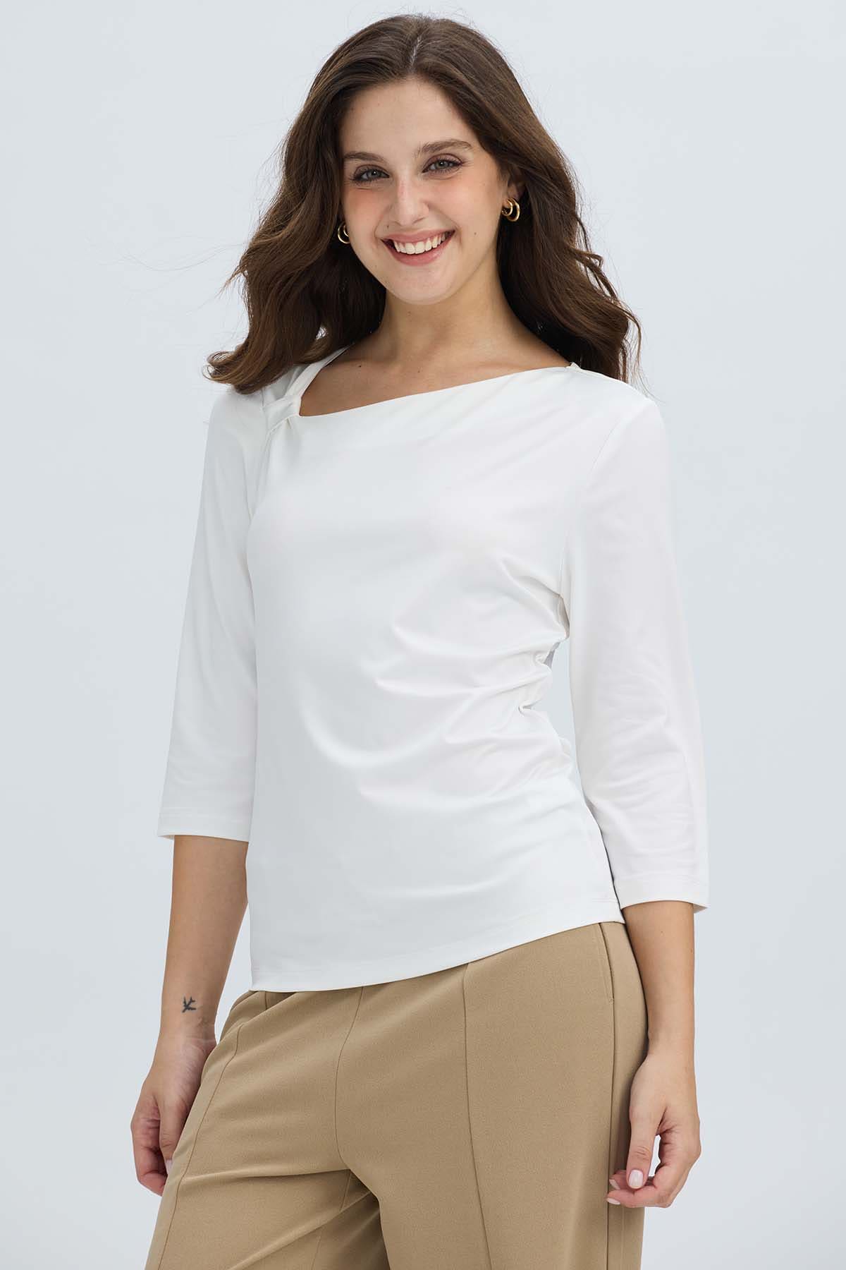 Polera Mujer Detalle Hombre Crudo