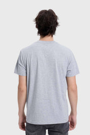 POLERA HOMBRE BÁSICA CON BOLSILLO GRIS MELANGE