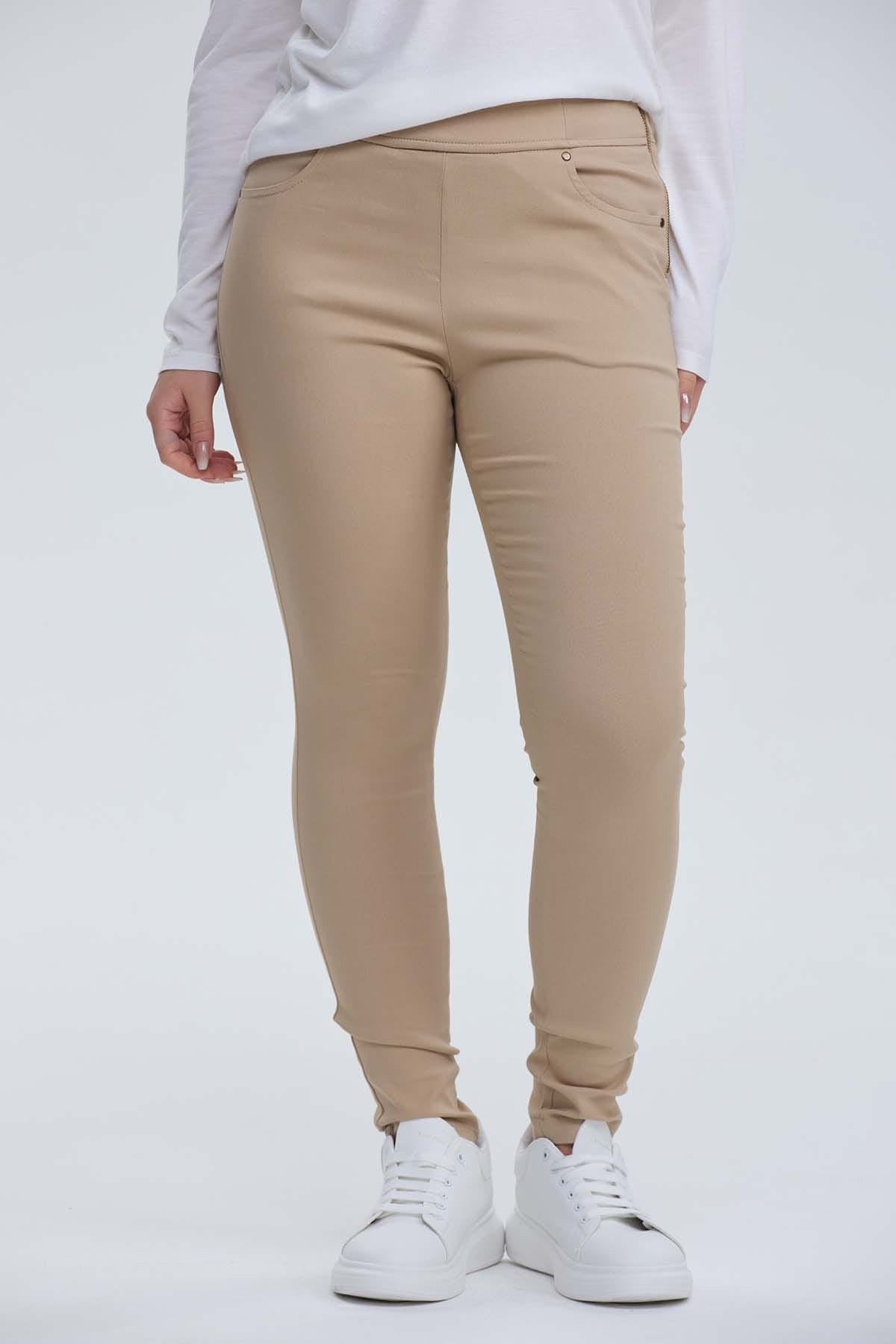 PANTALÓN MUJER CON BOLSILLO TAUPE