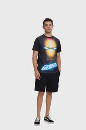 Polera negra de hombre con estampado de Iron Man y texto GENIUS.