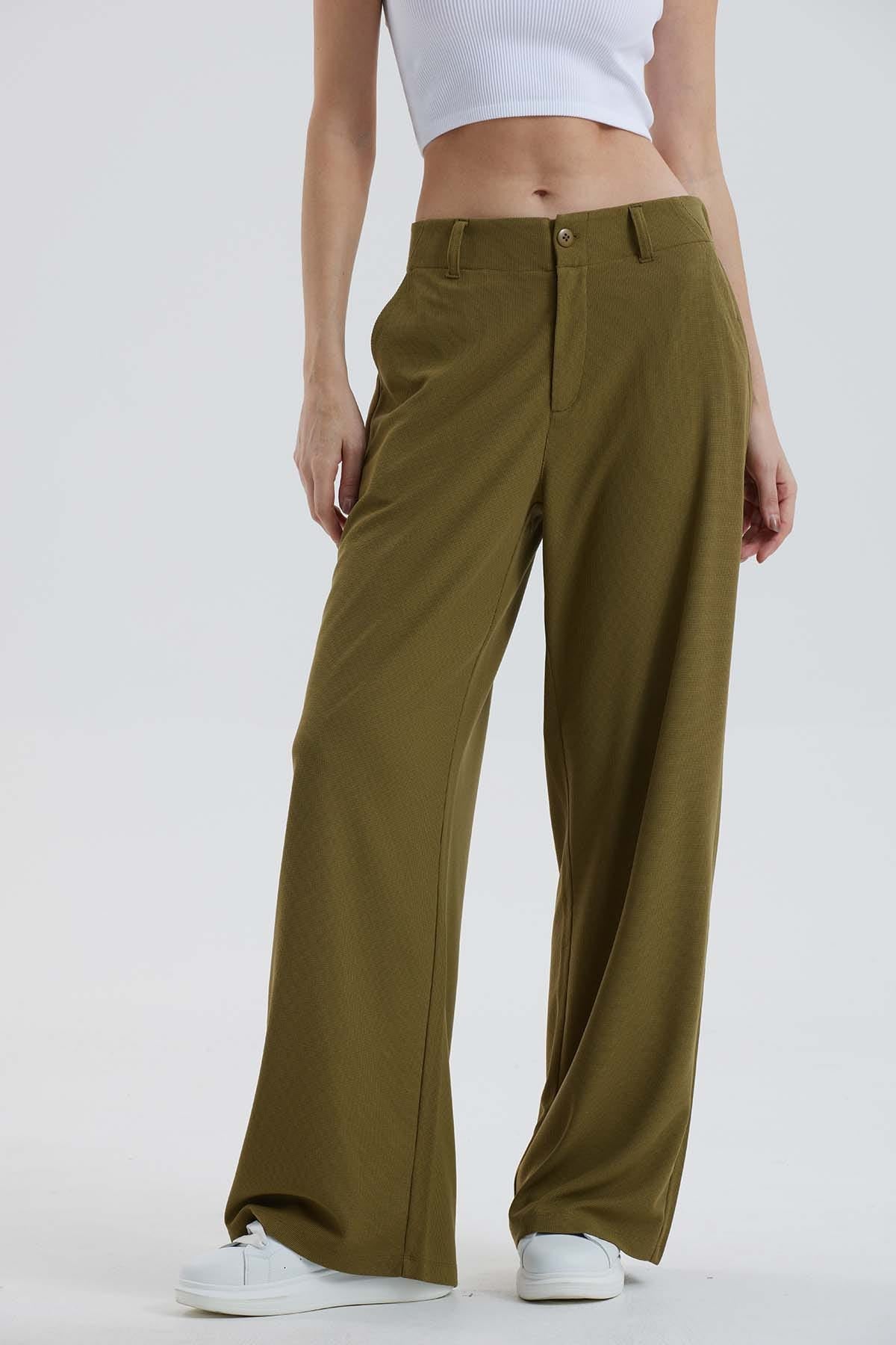 Pantalon sastrero verde militar para mujer diseno elegante y fluido