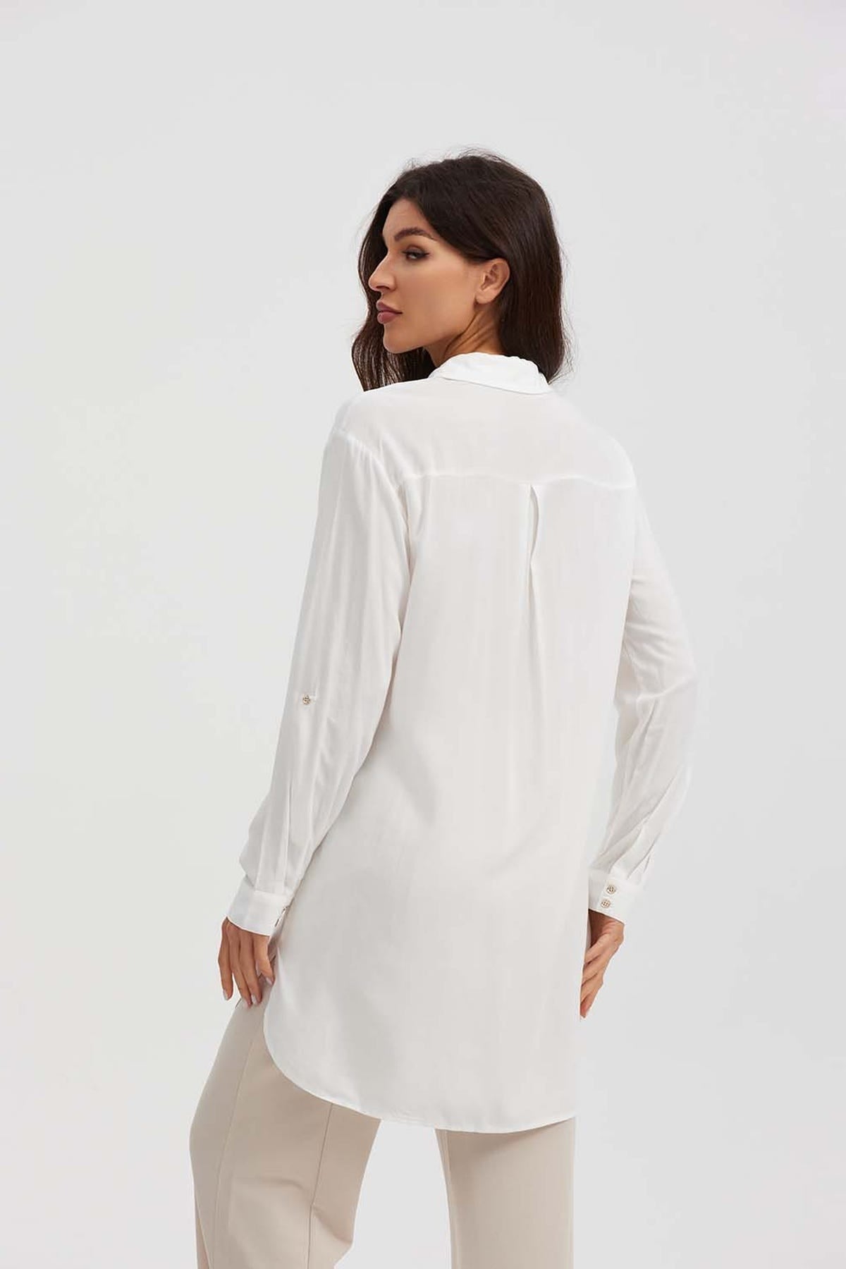 BLUSA MUJER LARGA CON BOTÓN PARCHE CRUDO