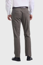 Pantalón Hombre Modelo Chino Cinturón Caqui
