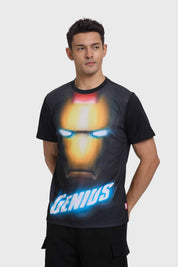 Polera negra de hombre con estampado de Iron Man y texto GENIUS.