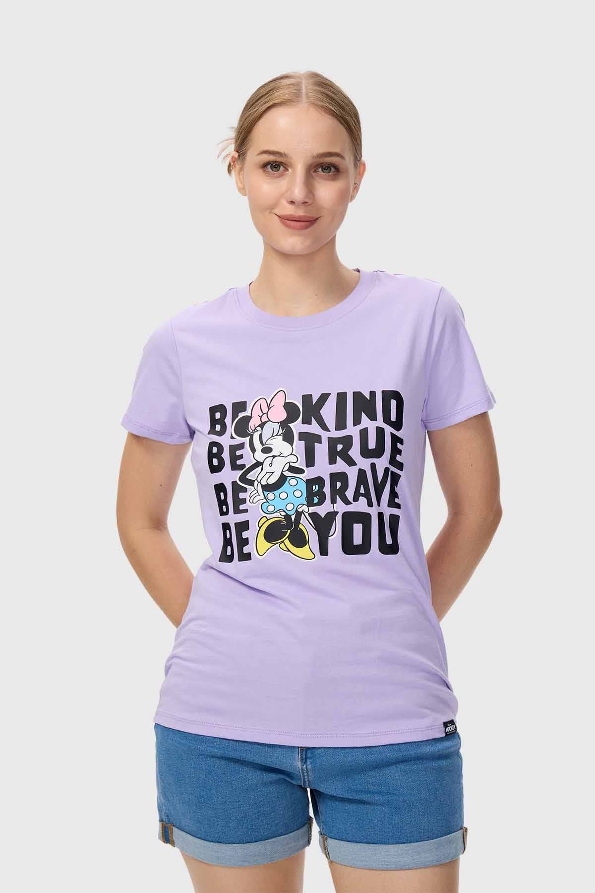 Polera mujer lila con estampado de Minnie Mouse y frases inspiradoras.