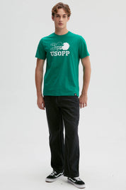 Polera hombre verde con diseño de Usopp de One Piece en el frente